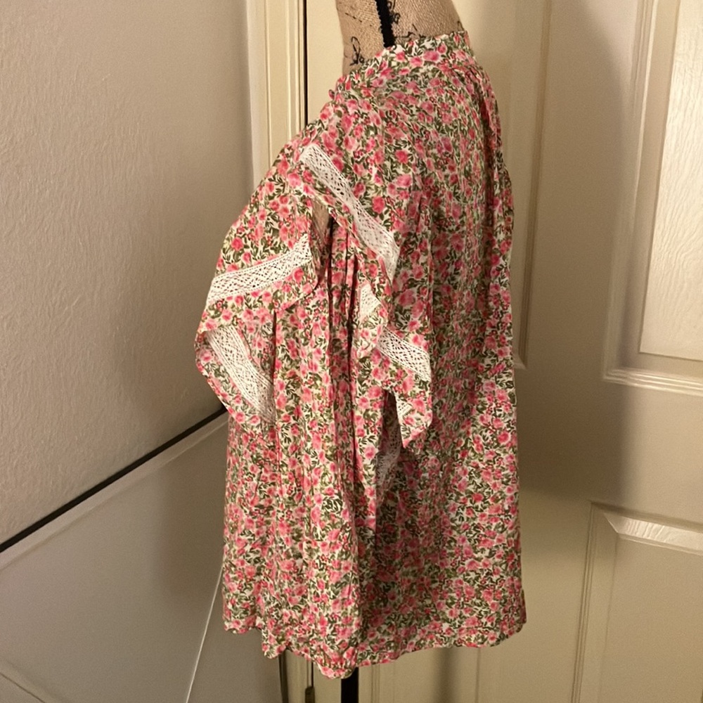 Who what wear puffy shoulder frilly sleeve lace floral button neck top medium M - Picture 3 of 6